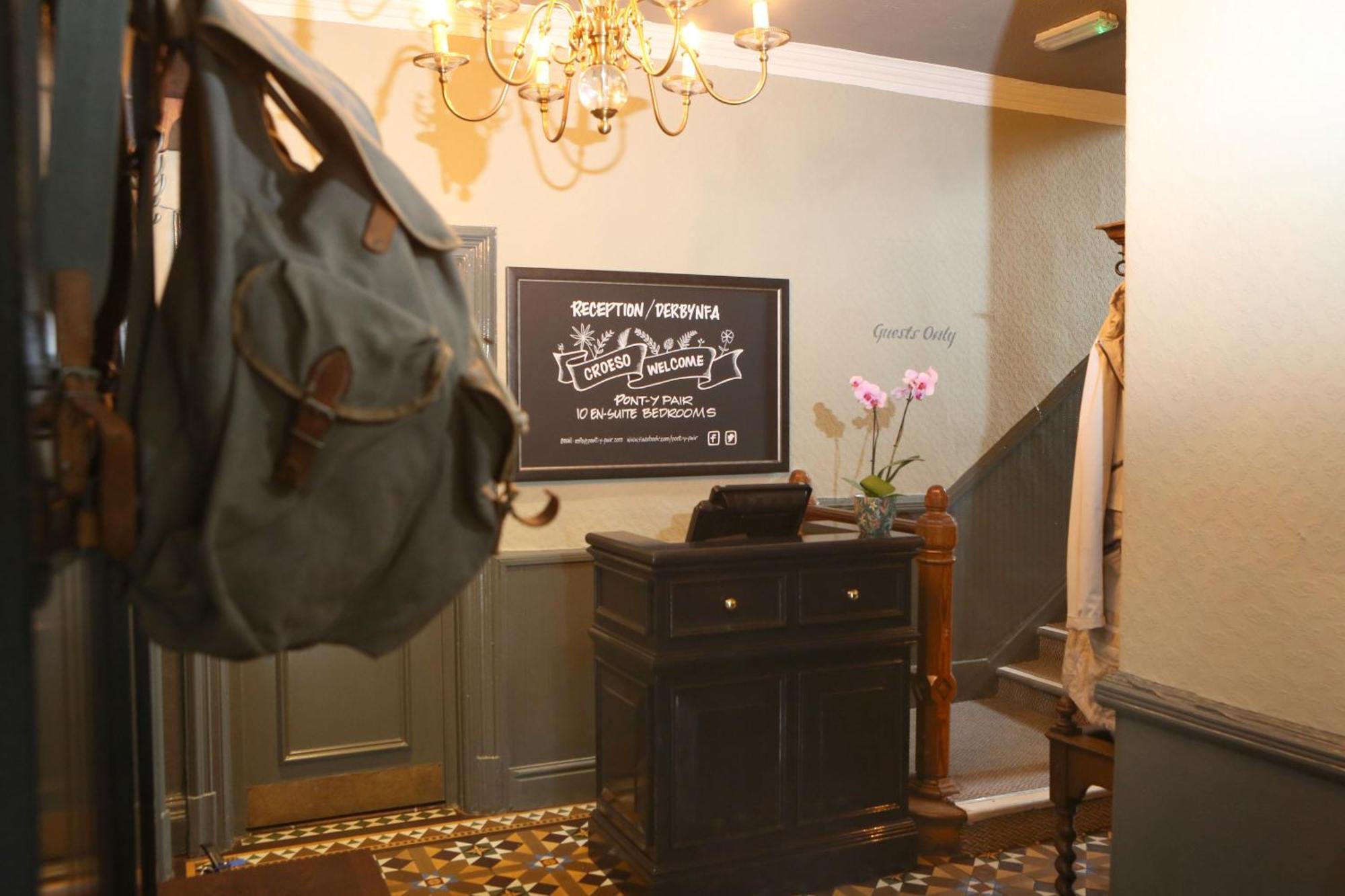 Pont Y Pair Inn ベトウス・ア・コーエド エクステリア 写真